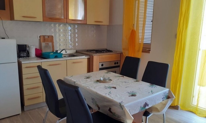 Lopar Apartment | Apartment in Lopar with Balcony, Air condition, WIFI, Washing machine (696-6)