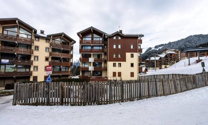 Les Esserts Apartment | Apartment in Morillon with Pool & Mountain Views