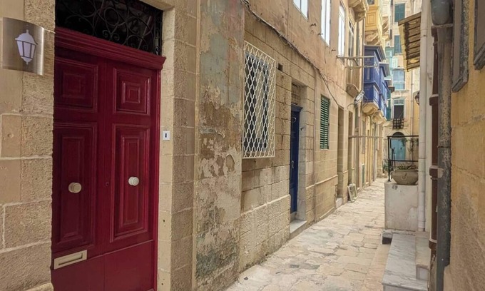 Madliena Apartment | Apartment in Valletta by Ruwts