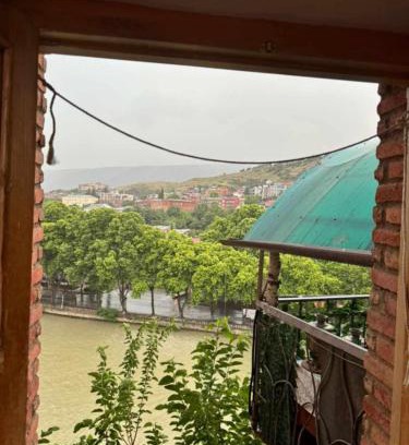 Avlabari Apartment | Apartment In Old Town