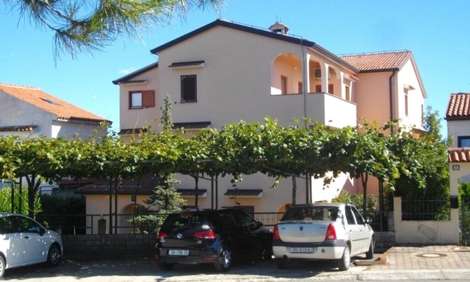 Brulo Apartment | Apartment in Poreč with Balcony, Air condition, WIFI (3794-5)
