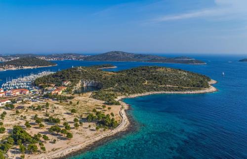 Razanj Apartment | Apartment in Ražanj with Seaview, Terrace, WIFI (3743-2)