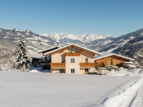 Sankt Veit im Pongau Apartment | Apartment in Sankt Johann near Ski Area