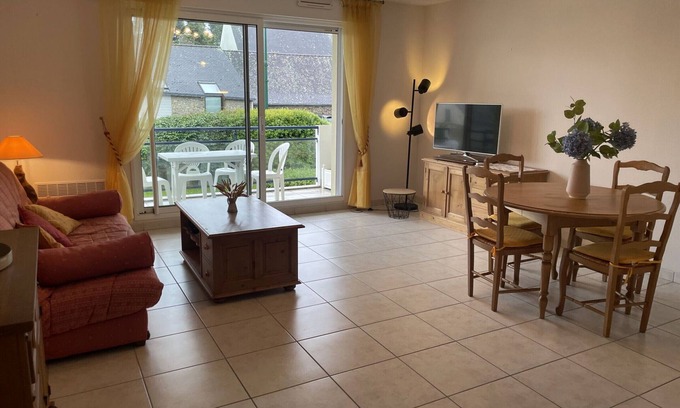 Sarzeau Apartment | Apartment in Sarzeau: Terrace, Elevator, Parking, Internet