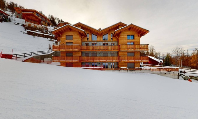 Nendaz Apartment | Apartment in Ski In Ski Out location