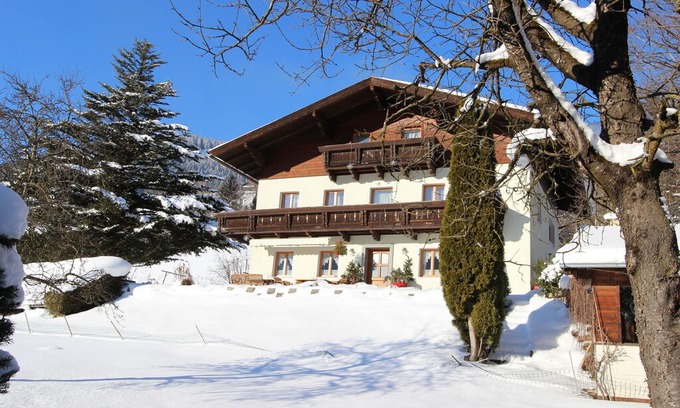 Taxenbach Apartment | Apartment in Taxenbach with Garden, Garden Furniture, BBQ