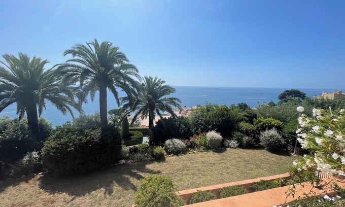 Theoule-Superieur Apartment | Apartment in ThÃ©oule-sur-Mer
