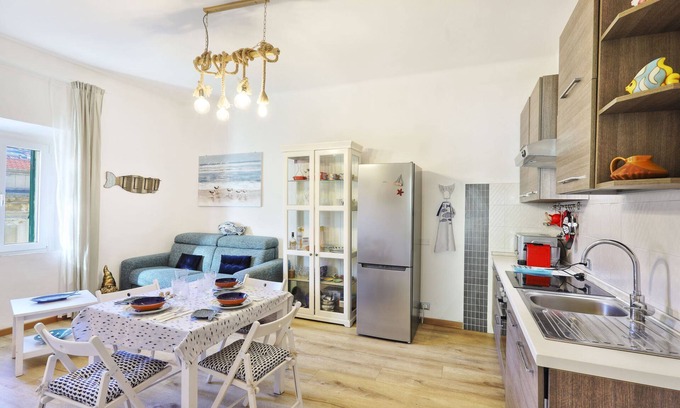 San Vincenzo Apartment | apartment in the center with parking space