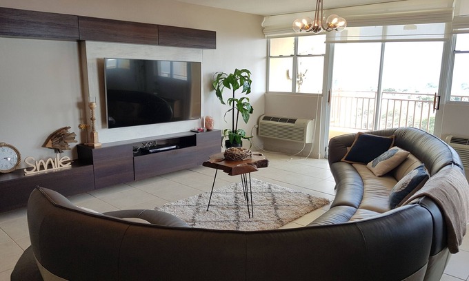 El Combate Apartment | Apartment in the Paradise with Ocean View, Pool, Wifi Ready TV