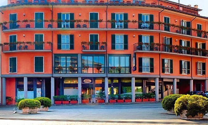 Baveno Apartment | Apartment in the Residence dei Fiori, Baveno