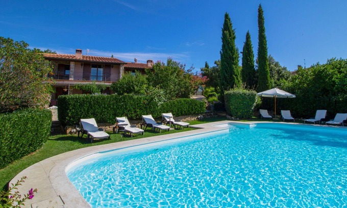 Poderi Villa | Apartment in villa with WIFI, hot tub, private pool, TV, patio, pets allowed, panoramic view