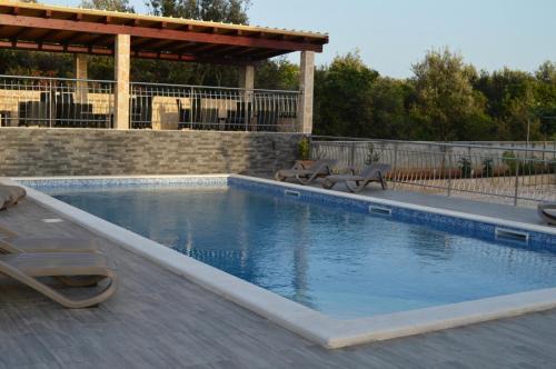 Vinisce Apartment | Apartment in Vinišce with Balcony, Air condition, WIFI, Washing machine (4753-2)