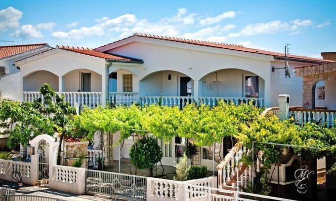 Vir Apartment | Apartment in Vir with balcony or terrace