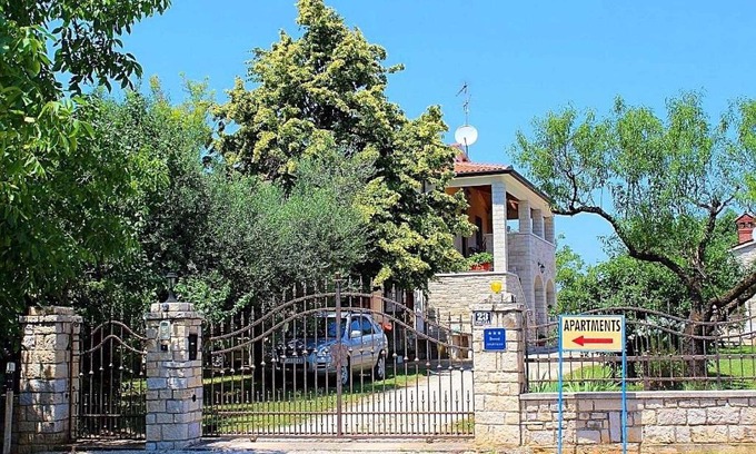 Vrvari Apartment | Apartment in Vrvari with One-Bedroom 2