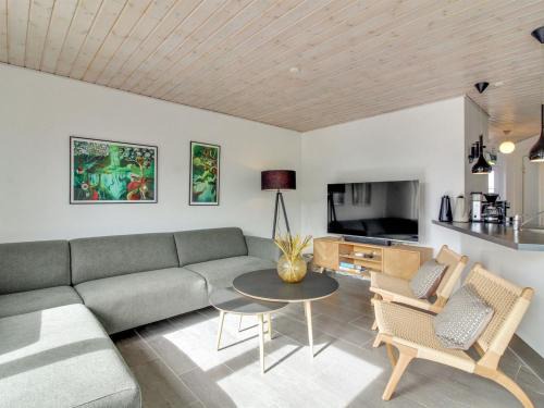 Lokken Apartment | Apartment Ingolf - 750m from the sea by Interhome