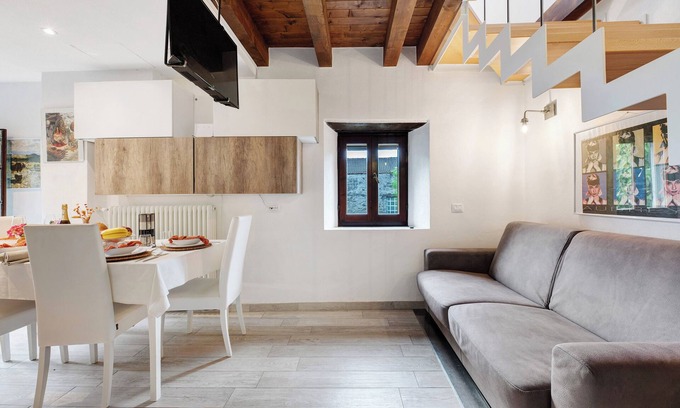 Delebio Apartment | Apartment 'Isa' with Mountain View, Wi-Fi and Air Conditioning