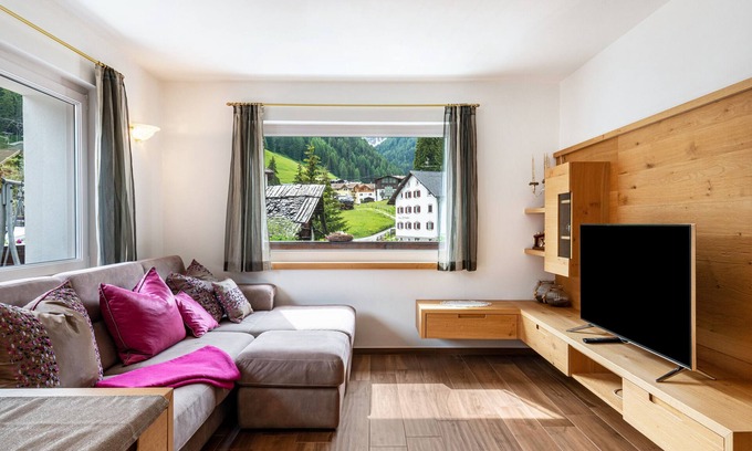 Selva di Val Gardena Apartment | Apartment 'Mozart' with Mountain View, Balcony and Wi-Fi