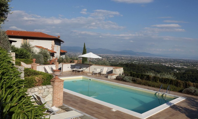 Serravalle Pistoiese Other | Apartment in ancient villa with swimming pool: ideal for relaxing and visiting cities of art