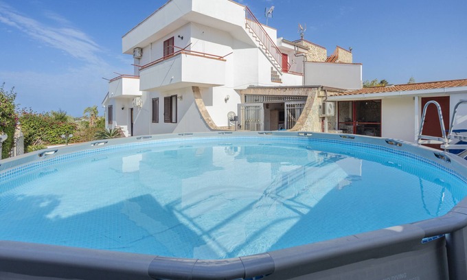 Bagheria House | Apartment 'Villa Cycas' with Sea View, Wi-Fi and Air Conditioning
