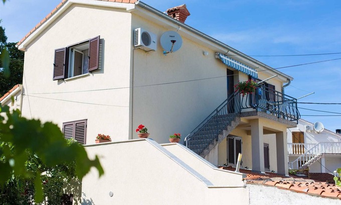 Vantacici Apartment | Apartment Iva close to beach