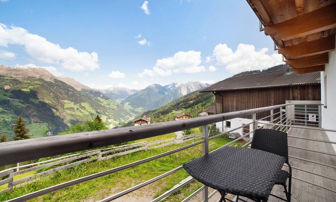 Moso in Passiria Apartment | Apartment 'Joshof Talblick' with Mountain View, Private Terrace and Wi-Fi