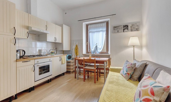 Est Apartment | Apartment 'Julieta' with Wi-Fi and Air Conditioning