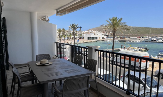 Fornells Apartment | Apartment just in front of the sea