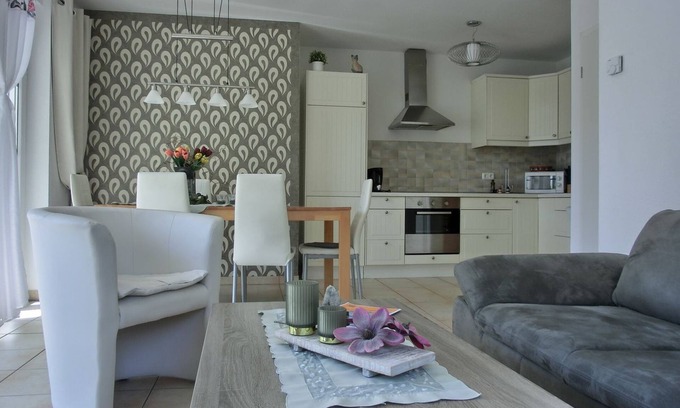 Graal Apartment | Apartment KK26 - 3-room apartment, for 4 people. on the ground floor with two bedrooms