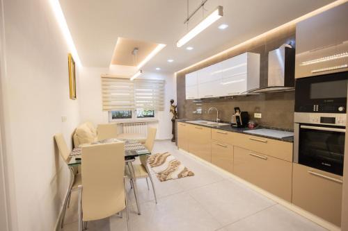 Tirana Apartment | Apartment KLER-Elegant Stay Ali Demi