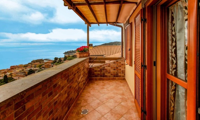 Monte Argentario Apartment | Apartment 'La Terrazza Dell'Argentario' with Sea View, Wi-Fi and Air Conditioning