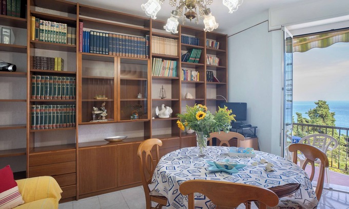 Costarainera Apartment | Apartment 'La Ca' Di Marì' with Sea View, Balcony and Wi-Fi