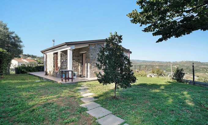 Costarainera Apartment | Apartment "La Casa di Lele" with Sea View, Private Garden and Wi-Fi
