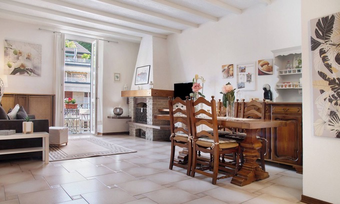 Laveno Apartment | Apartment 'La Finestra Sul Lago 2' with Lake View, Balcony and Wi-Fi