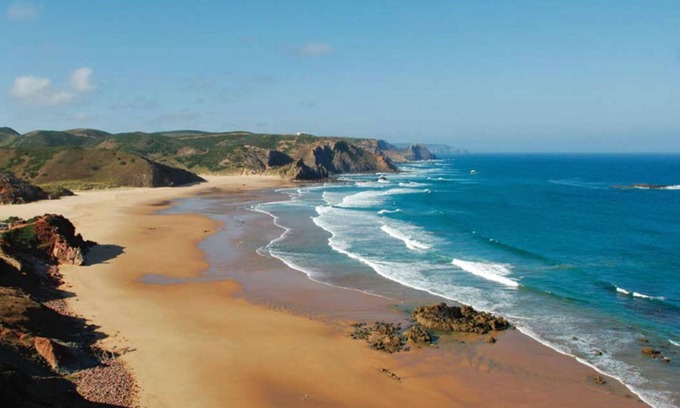 Sagres Apartment | Apartment "la Plage" Sl. 3 with and beautiful Sea view - WiFi /S. TV Privacy