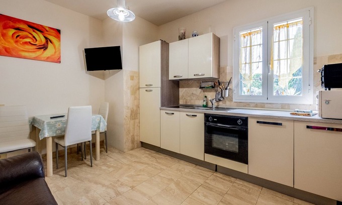 Poggio Murella Apartment | Apartment "Le Case di Titti 5" with Shared Garden & Wi-Fi
