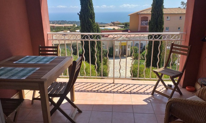 Les Issambres Apartment | Apartment Le Hameau des Issambres, sea view of the Gulf of St Tropez