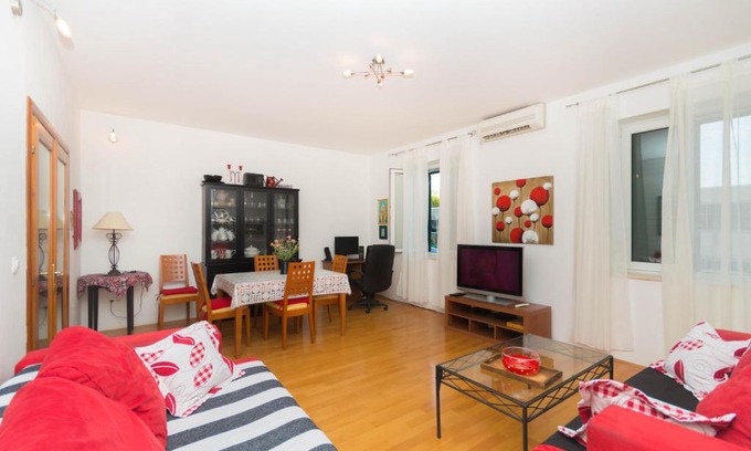 Split Apartment | Apartment Leo