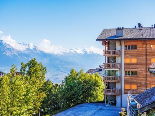 Saint-Pierre-de-Clages Apartment | Apartment Les Chouettes 23 by Interhome