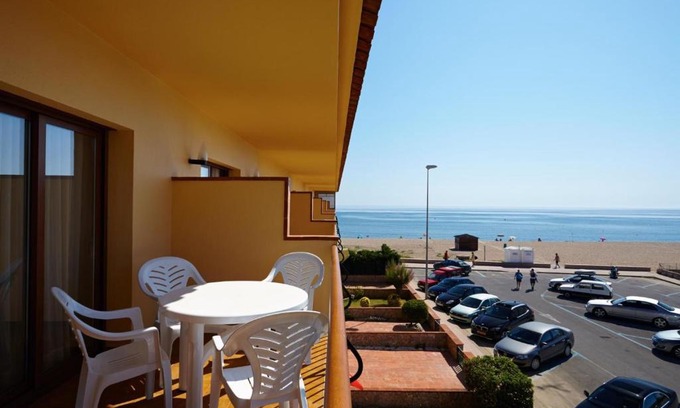 Pals Apartment | Apartment Les Dunes 2 dorm by Interhome