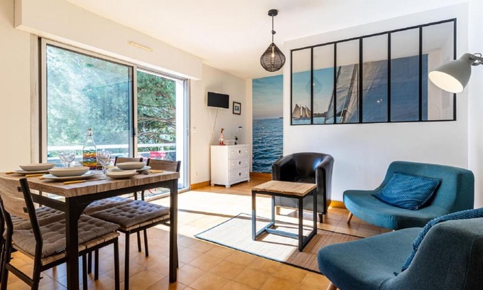 Saint-Palais-sur-Mer Apartment | Apartment Les Ecureuils by Interhome