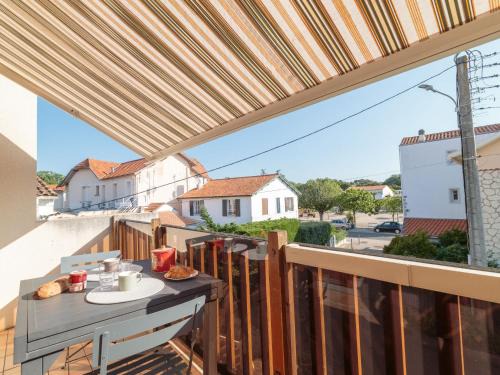 Saint-Palais-sur-Mer Apartment | Apartment Les Argentines by Interhome