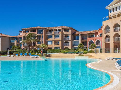 Six-Fours-les-Plages Apartment | Apartment Les Rivages de Coudoulière-16 by Interhome