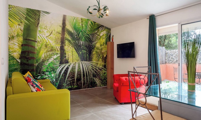 Ginasservis Apartment | Apartment "Les Salons du Bastier 2" with Private Terrace & Wi-Fi