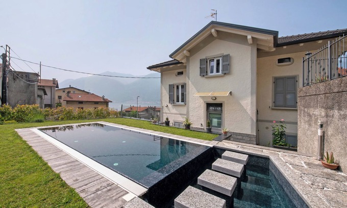 Lezzeno Apartment | Apartment 'Lescen White Residence - Swimming' with Lake View, Shared Pool and Wi-Fi