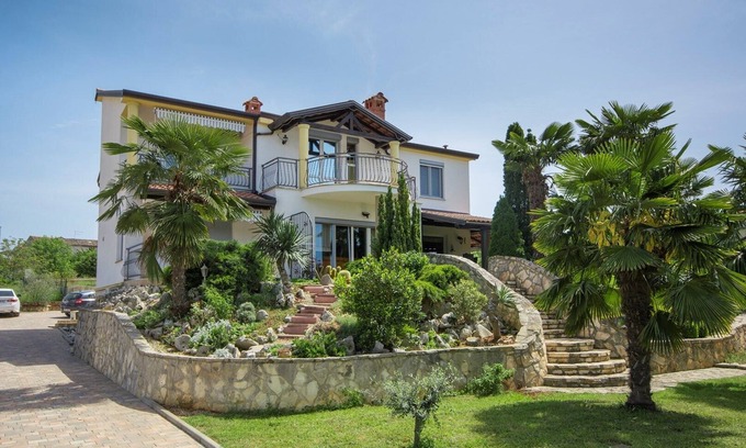 Mali Maj Apartment | Apartment Ljiljana I with Terrace in Porec
