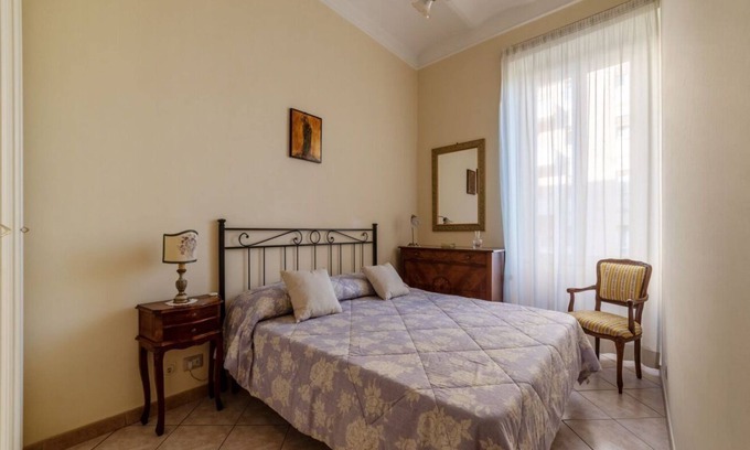 San Lorenzo Apartment | Apartment located on the second floor, of six in total, of a building with a lift (NOT suitable for disabled people).In 50 m2 of space it accommodates two people.In the San Lorenzo area, the apartment is located about 15 minutes walk from Termini Station