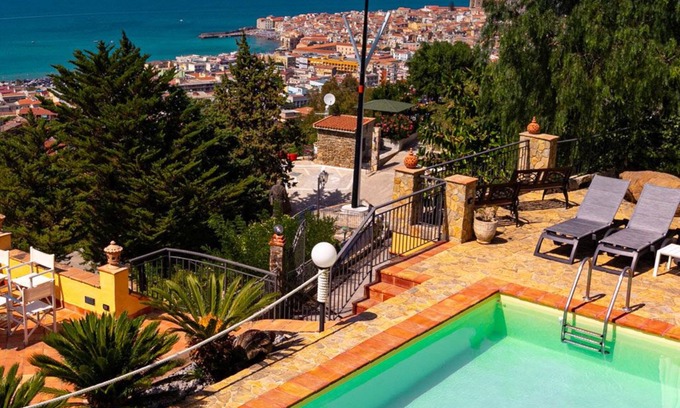 Cefalu Apartment | Apartment 'Loft Marte' with Sea View, Wi-Fi and Air Conditioning