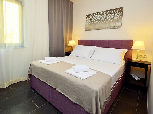 Postira Apartment | Apartment Lozna Residence in Brač/Postira - 6 persons, 2 bedrooms