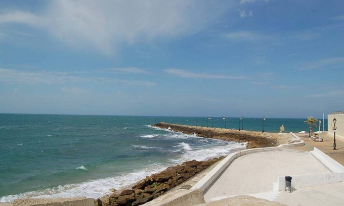 Rota Apartment | Apartment 'Luar Free Parking By Staycare' with Private Pool, Wi-Fi and Air Conditioning