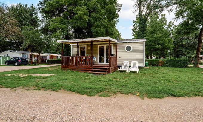 Boofzheim Apartment | Apartment 'Lydia's Mobile Home' with Shared Pool, Private Terrace and Private Garden